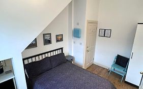Parade School Guest Rooms